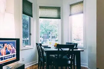 Executive Underground Apartment Toronto 0*,