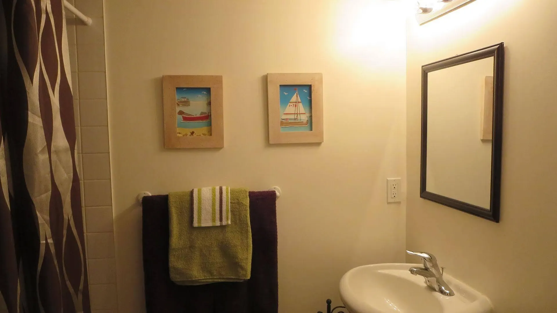 Executive Underground Apartment Toronto